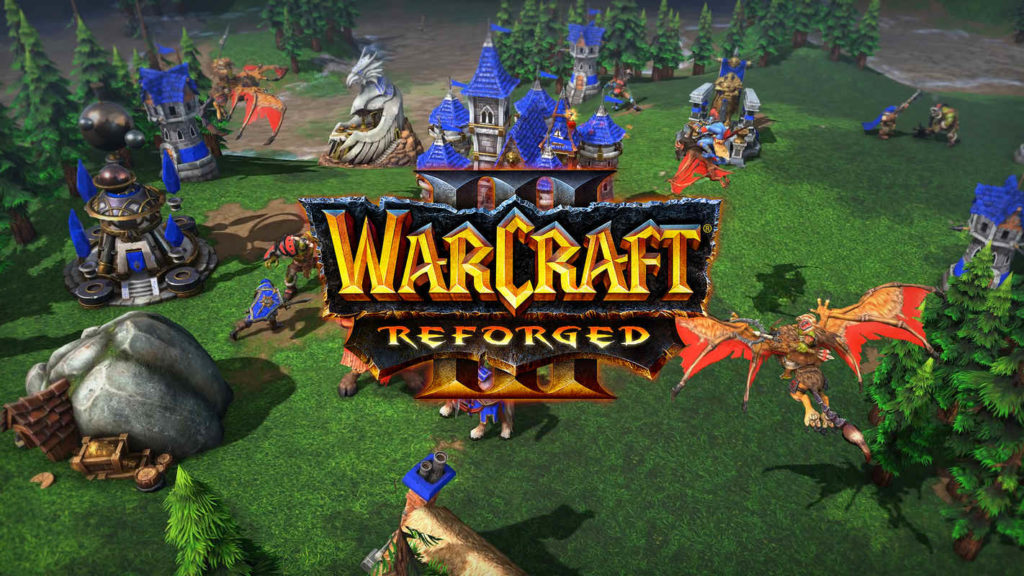 In a top-down view on a green landscape are shown various buildings of the game Warcraft 3. In the center, we see a castle-like building with blue roofs. To the left of it, a human and an orc are fighting with each other, as well as in the top right of the image. At the bottom left, a red dragon is flying along in the foreground of the image. We find the same type of dragon in the upper left background of the image. In the center of the frame, we look at the logo and the title of the game with yellow-orange capital letters "Warcraft 3: Reforged".