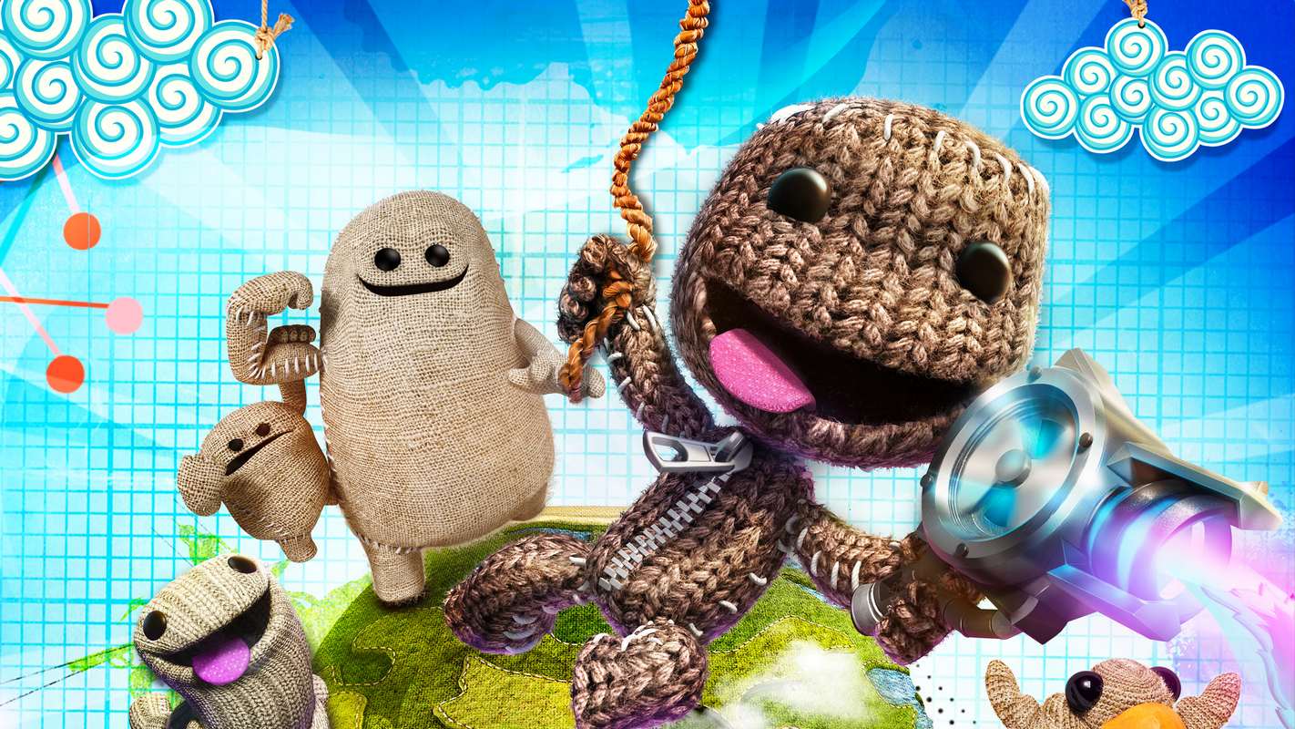 The cover of LittleBigPlanet with the typical characters in the colorful world can be seen here. The main character "Sack-Boy", who is made of brown yarn, can be seen smiling with black beady eyes in the wide shot with a hair dryer in his left hand. With his right hand, he holds onto a thread of yarn. He is standing on a small green planet, which is shown in the lower half of the picture. On the planet, there are three more cloth creatures with friendly faces in the direction of the viewer. At the bottom right, a stuffed bird flies out of the picture. The background of the image is a composition of a grid pattern as well as paper clouds and various blue gradients. The game can be considered one of the best platformer games.