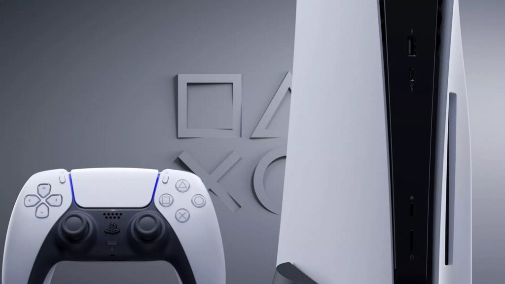 The PlayStation 5 controller on the left and the console on the right against a gray background with the four typical symbols, square, triangle, x and circle, sticking out of it. A significant image that illustrates the PS5 jailbreak and its controversial scope.