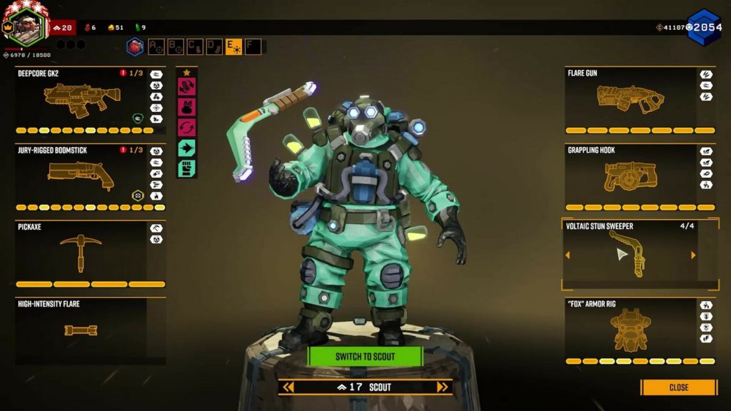 In the menu, you can choose between the different classes. Here, for example, we see the menu view of the Scout class. The figure can be seen from the front in the center of the image in a long shot. The class has a green overall protective suit with a black breastplate, black shoes, black gloves, and some kind of gas mask on his head. He stands on a round beige base. With his right hand, the character shown is throwing a curved jagged green knife in the air. To the right and left we see the class-specific items and weapons in orange colors and futuristic designs. With the help of Deep Rock Galactic tips, you can create your suitable character.