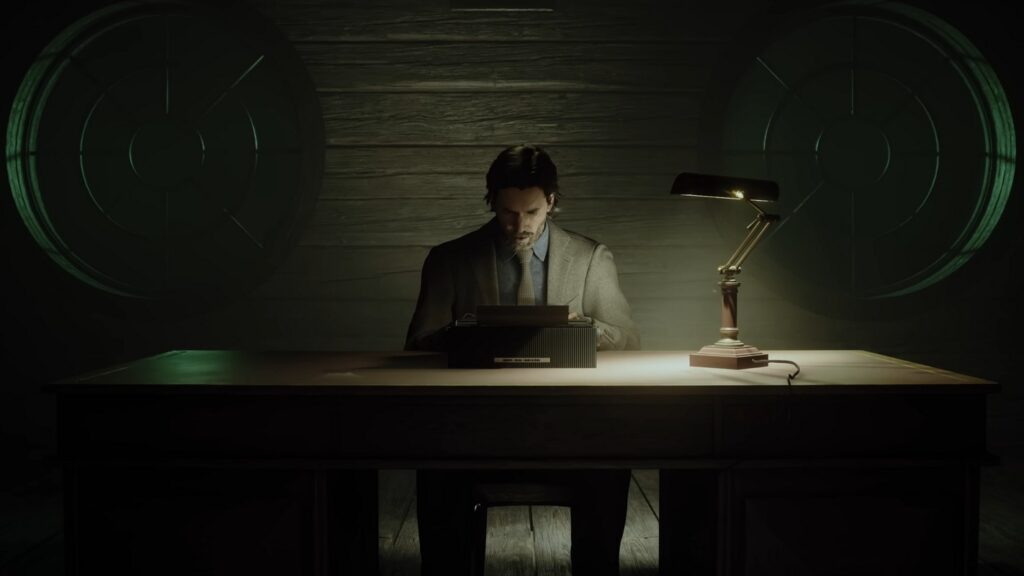 The gameplay in Alan Wake 2 is special. Here we see the author at his typewriter in a long shot in the center of the picture.