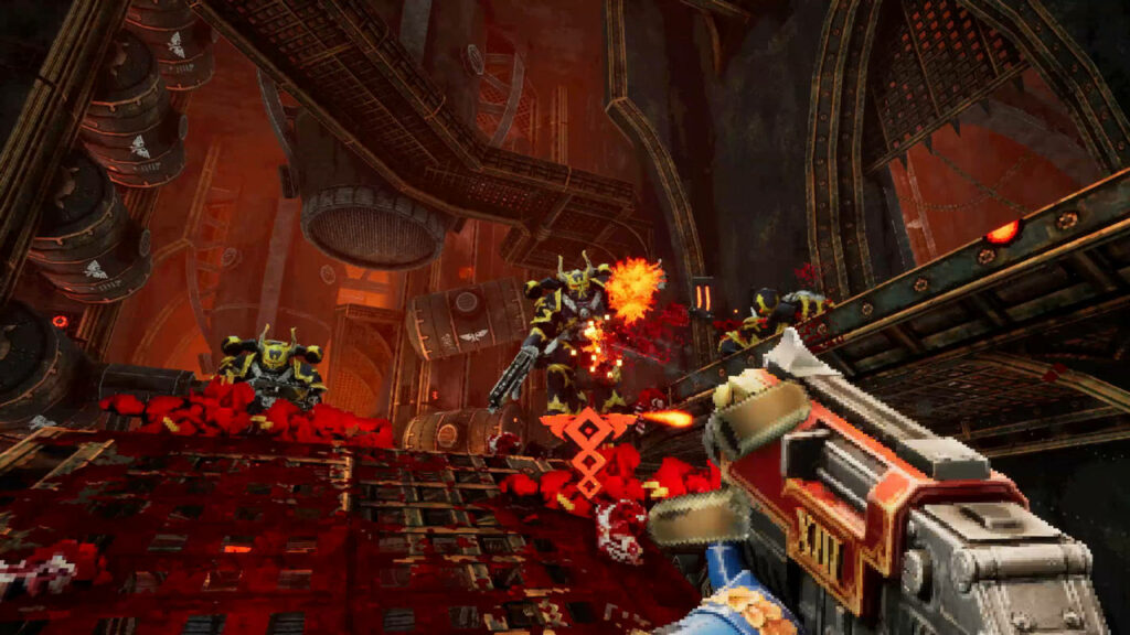 The player shoots up several Chaos Space Marines in a hellish level with his Boltgun. We see many bloody, rusted structures.
